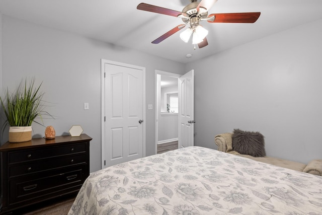 bedroom with ceiling fan