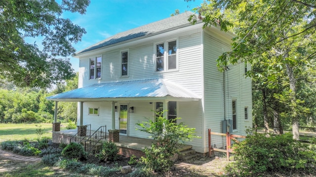 view of front of property featuring a porch