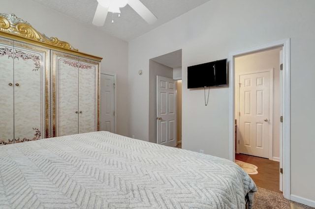 bedroom with ceiling fan