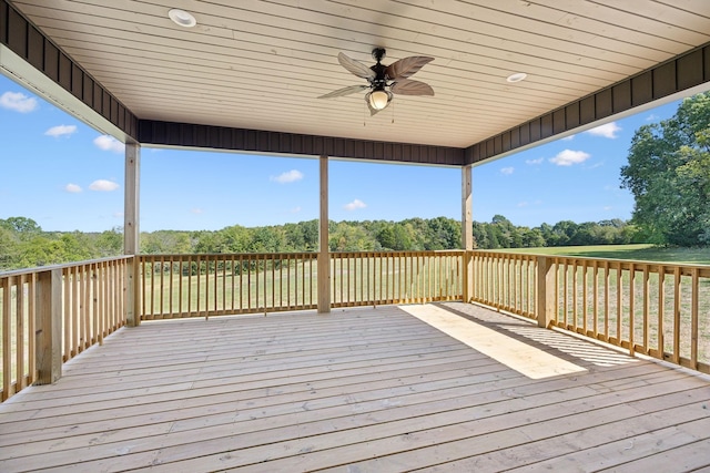 deck with ceiling fan