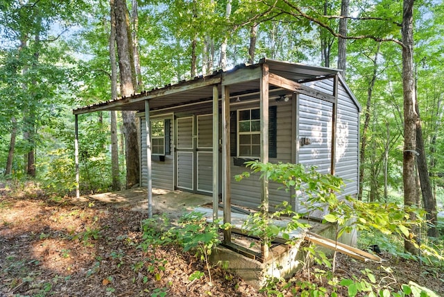 view of outbuilding