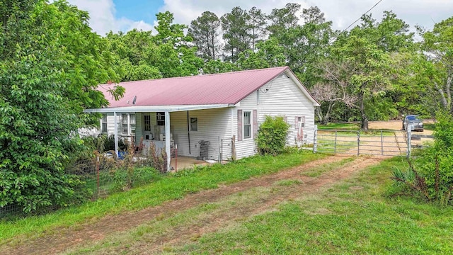 view of front of home featuring covered porch