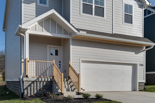 view of front facade featuring a garage