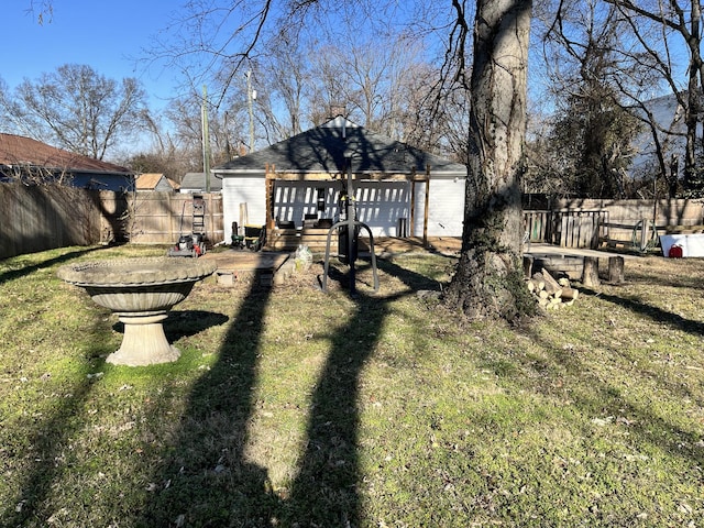 view of yard featuring fence