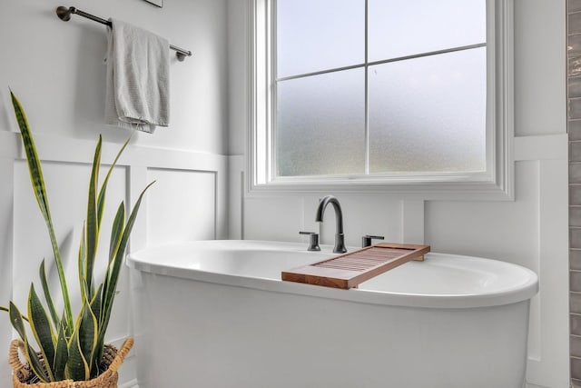 bathroom featuring a bathtub