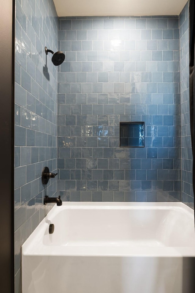 bathroom featuring shower / bathing tub combination