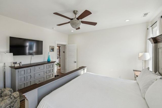 bedroom with recessed lighting, visible vents, and ceiling fan