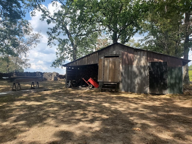 view of outdoor structure