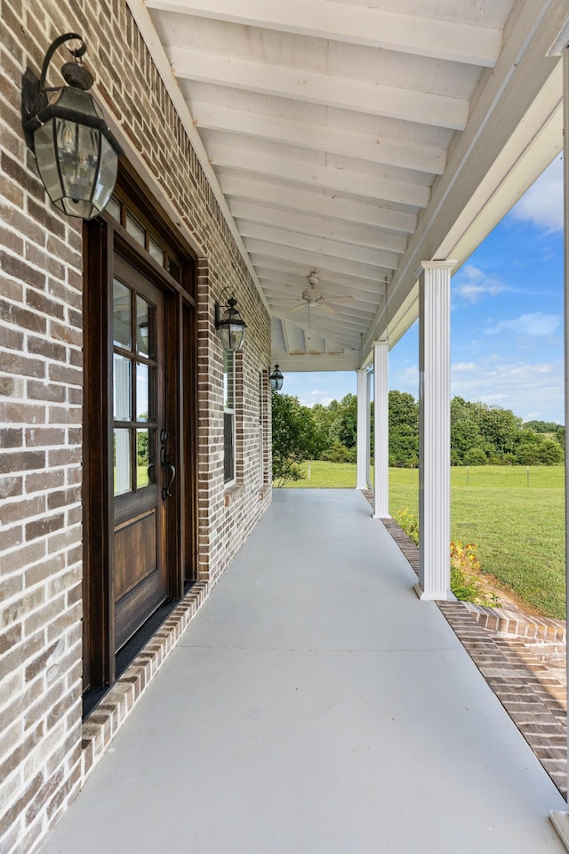 view of patio with covered porch and ceiling fan