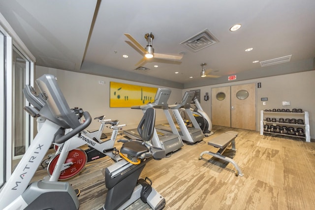 exercise room featuring ceiling fan