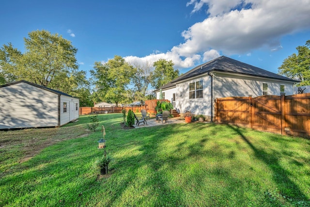 view of yard featuring a patio