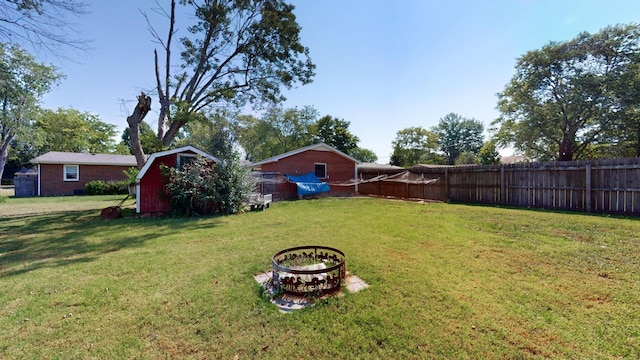 view of yard with a shed