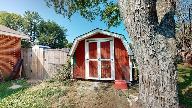 view of outbuilding