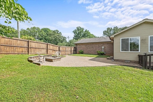 view of yard with a patio