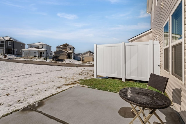 view of yard featuring a patio area