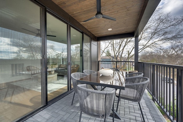 balcony featuring ceiling fan