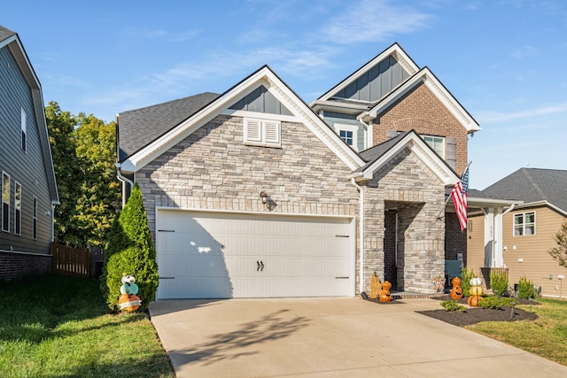 view of front facade featuring a garage