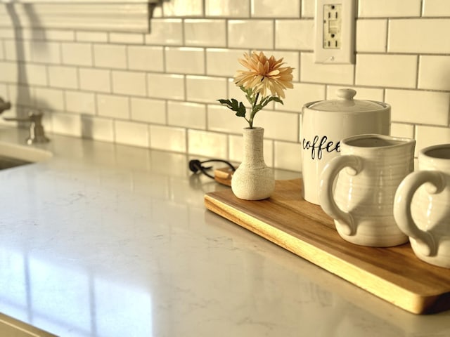 interior details featuring tasteful backsplash