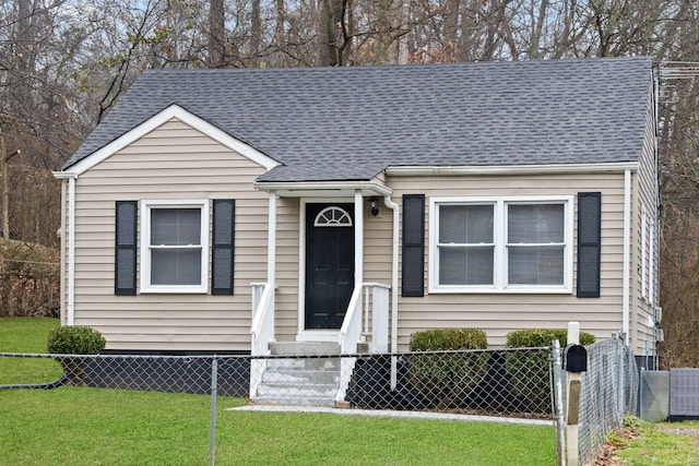 view of front of house featuring a front yard