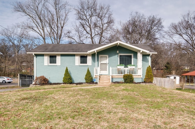 view of front of property with a front lawn