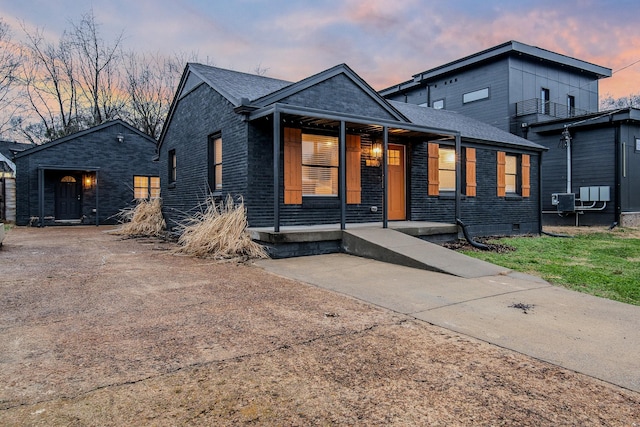 view of front of house featuring a porch