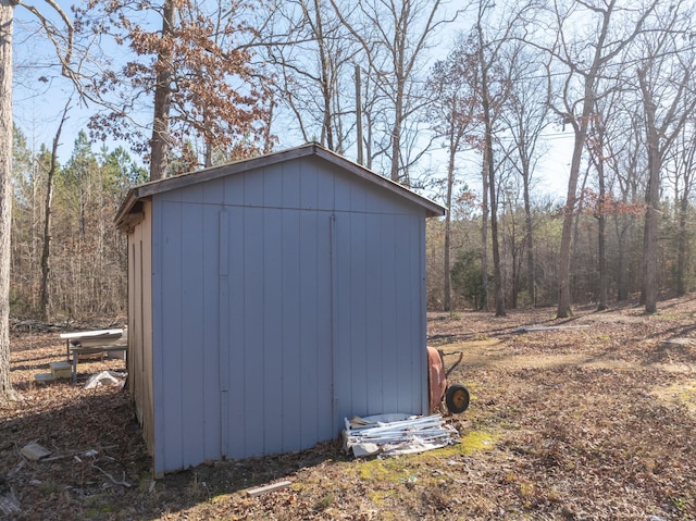 view of outbuilding