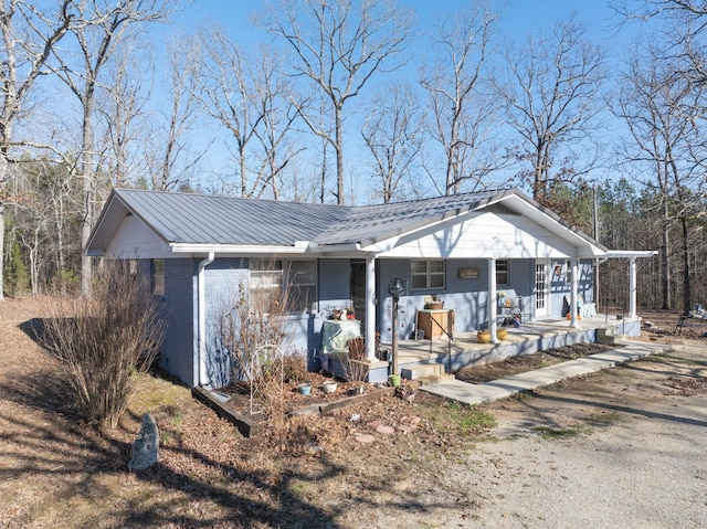 view of front of home with covered porch