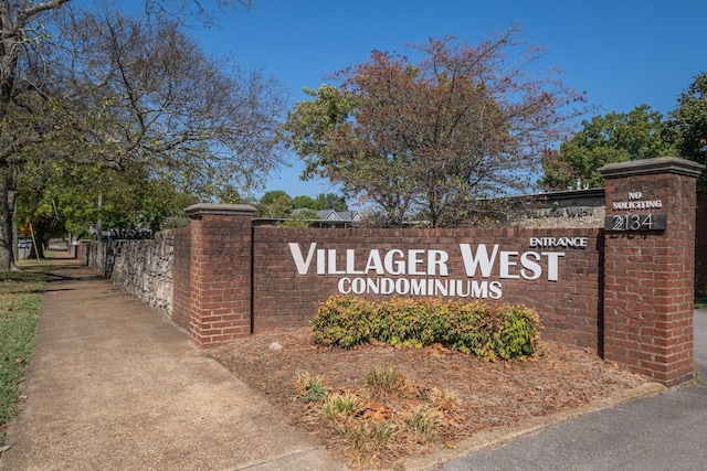 view of community / neighborhood sign