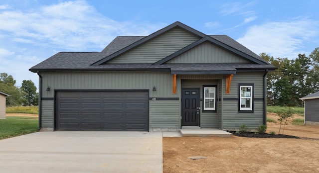 view of front facade featuring a garage