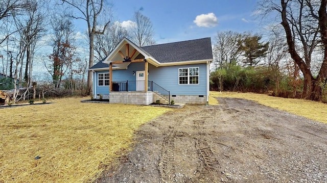 view of front facade with a front lawn