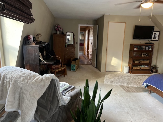 bedroom with ceiling fan