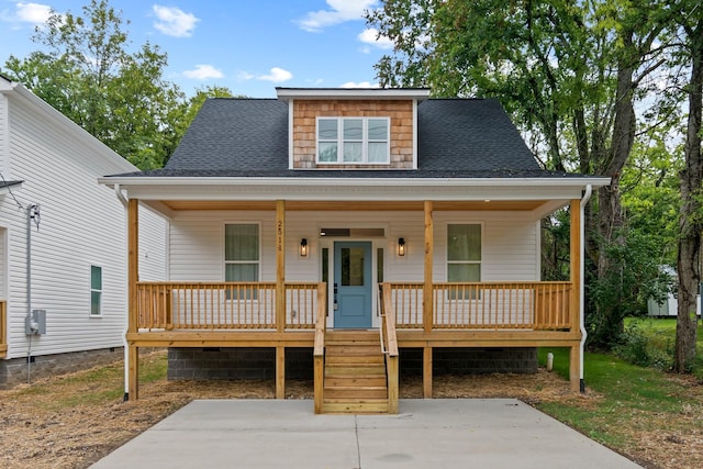 view of front of property with a porch