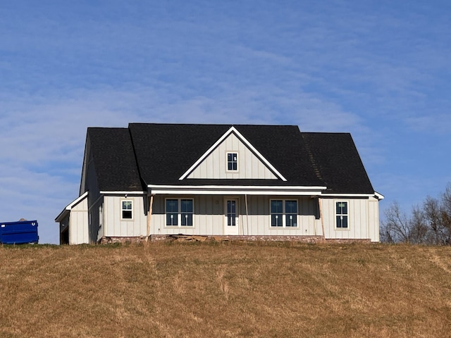 view of modern farmhouse