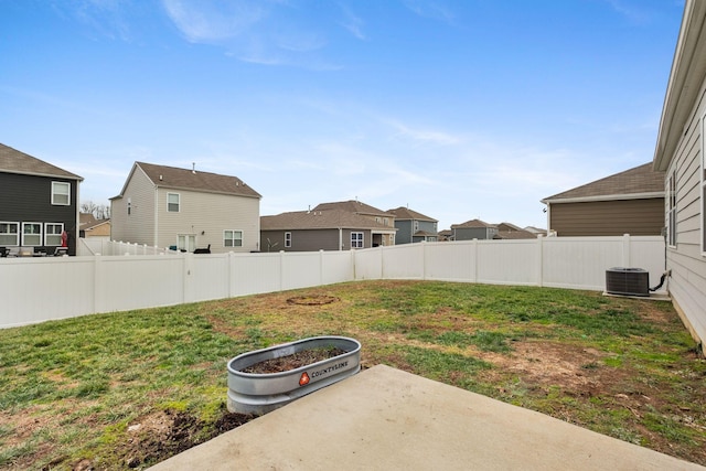 view of yard featuring cooling unit