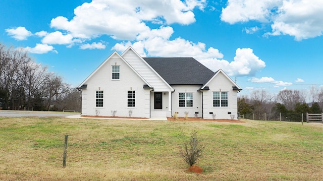 view of front of house featuring a front yard