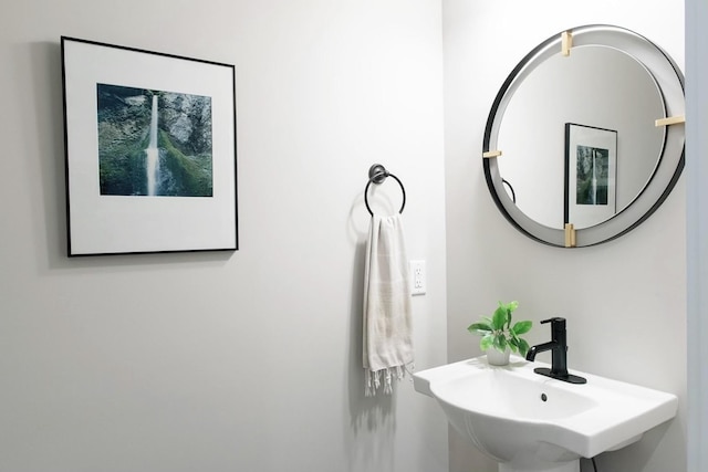 bathroom with sink