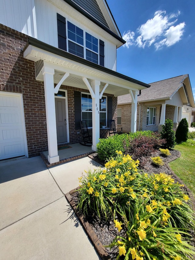 view of front of house featuring covered porch