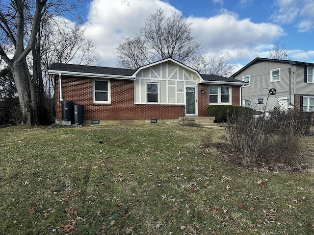 view of front of property featuring a front yard