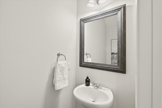 bathroom featuring sink