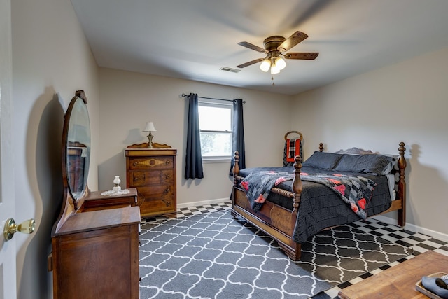 bedroom with ceiling fan