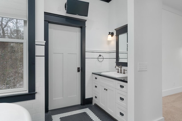 bathroom with vanity