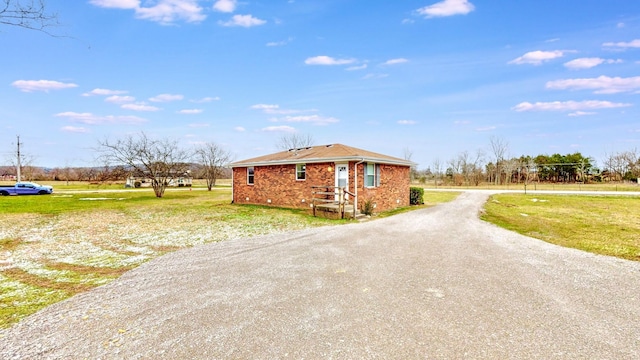 view of front of property with a front yard