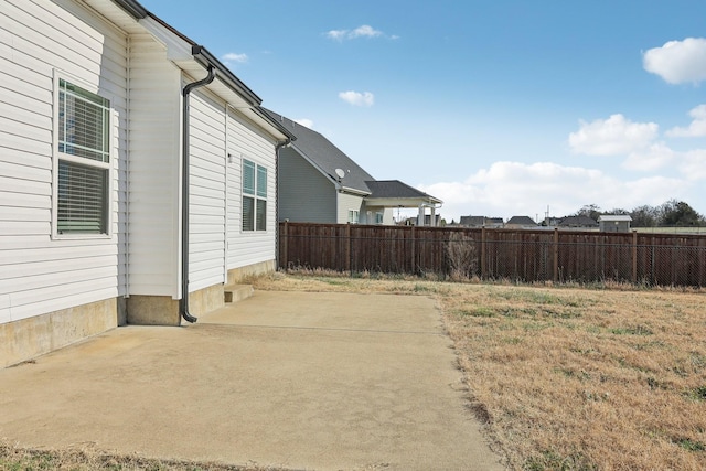 view of yard with a patio area