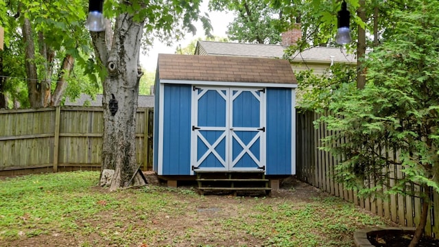 view of outbuilding