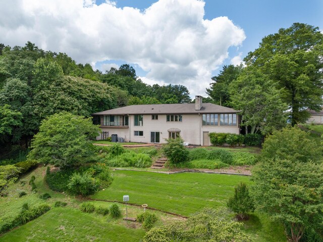 540 N Crest Ct, Chattanooga, TN 37404 - back of house with a chimney and a yard