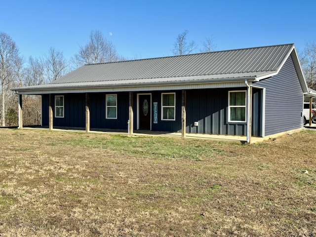 ranch-style house with a front lawn