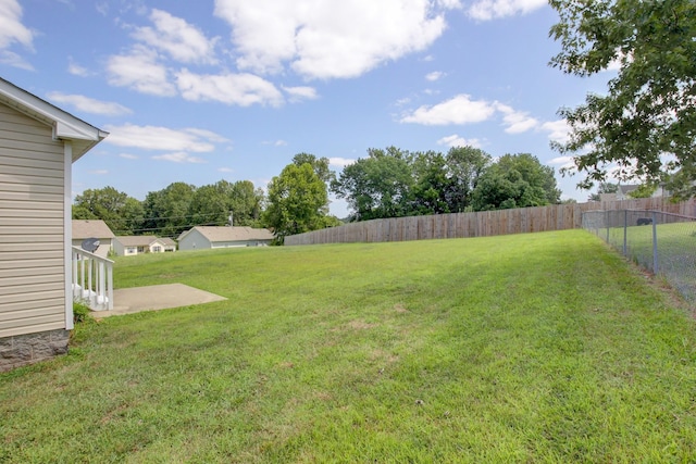 view of yard with a patio area