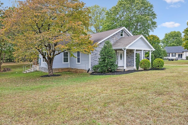 view of front of property featuring a porch and a front yard