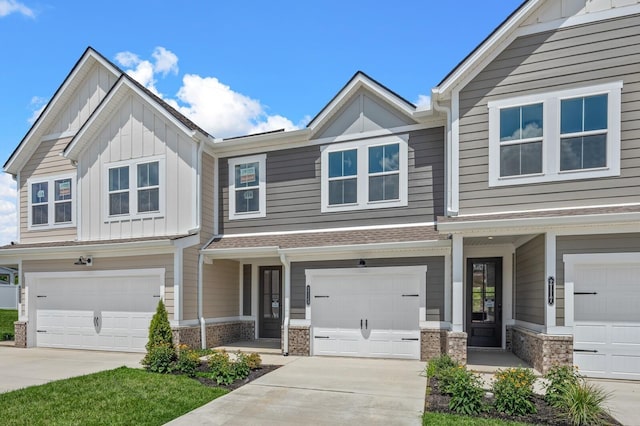 view of front of home with a garage