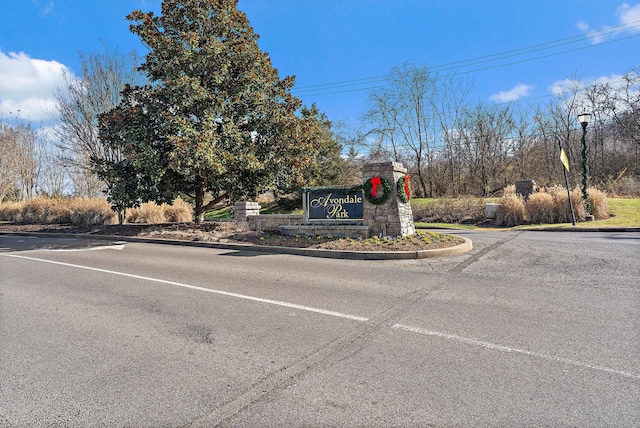 view of community / neighborhood sign